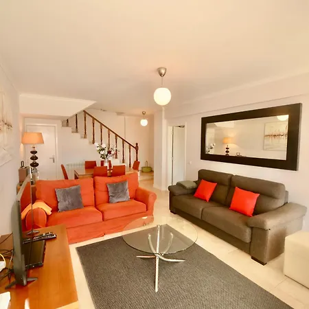 Bay Apartment *