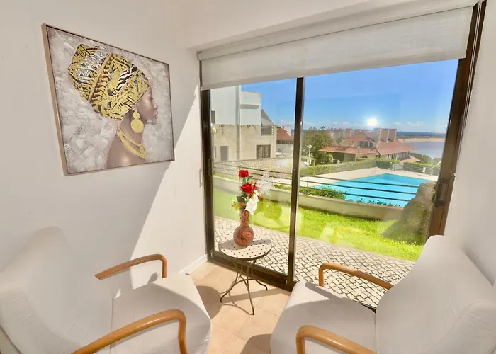 Bay São Martinho do Porto